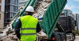 Вывоз строительного мусора в Озёрске: услуги лицензированной компании — ПроМусор